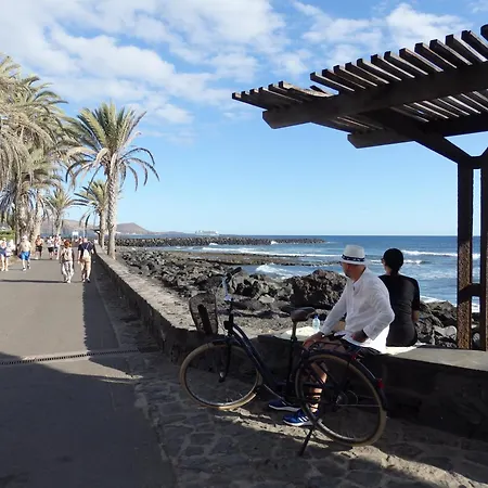 Summerland Ocean View דירה